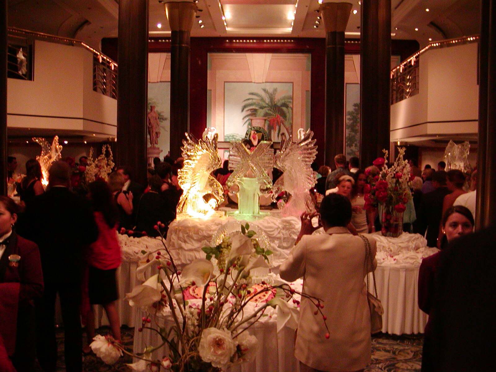 1600x1200 pixels (193.3K)